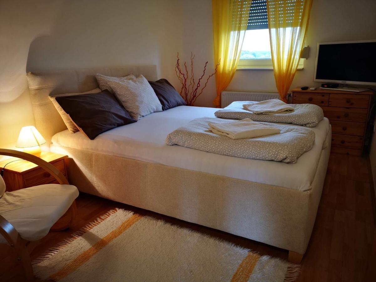Mészáros apartman Bük Esterno foto